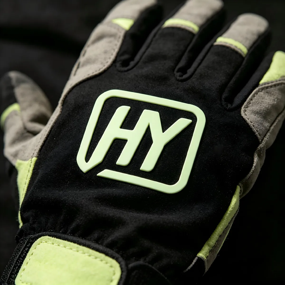 HY-SiO3H-2 luminous silicone film showing long-lasting glow-in-the-dark effect and afterglow performance